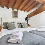 Elegant Duomo Apartment
