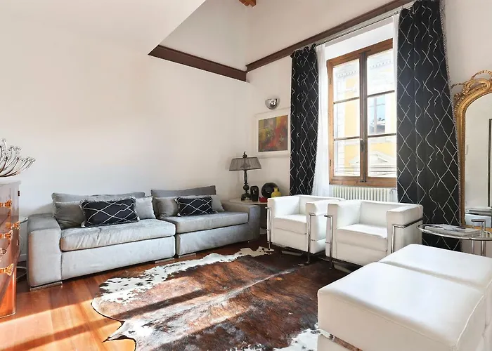 Elegant Duomo Apartment